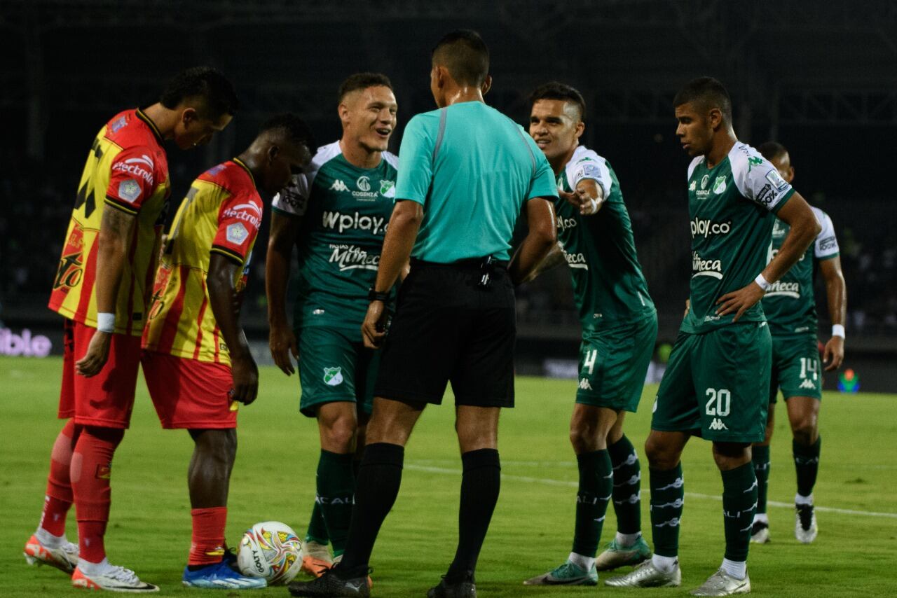 Imagen del partido entre Deportivo Pereira y Deportivo Cali por la fecha 1 del primer semestre de la Liga colombiana 2024.