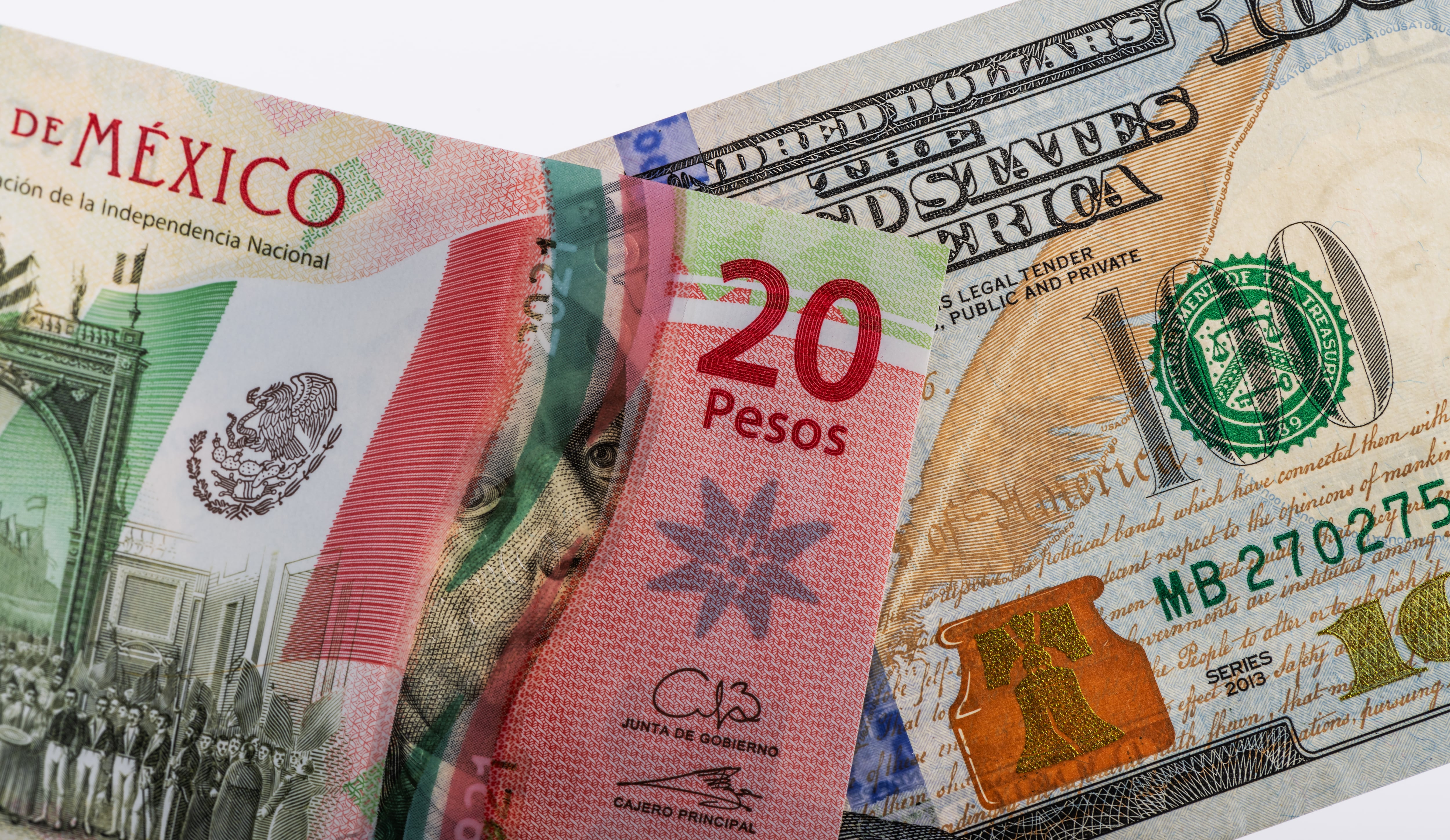 Pesos mexicanos y dólares americanos