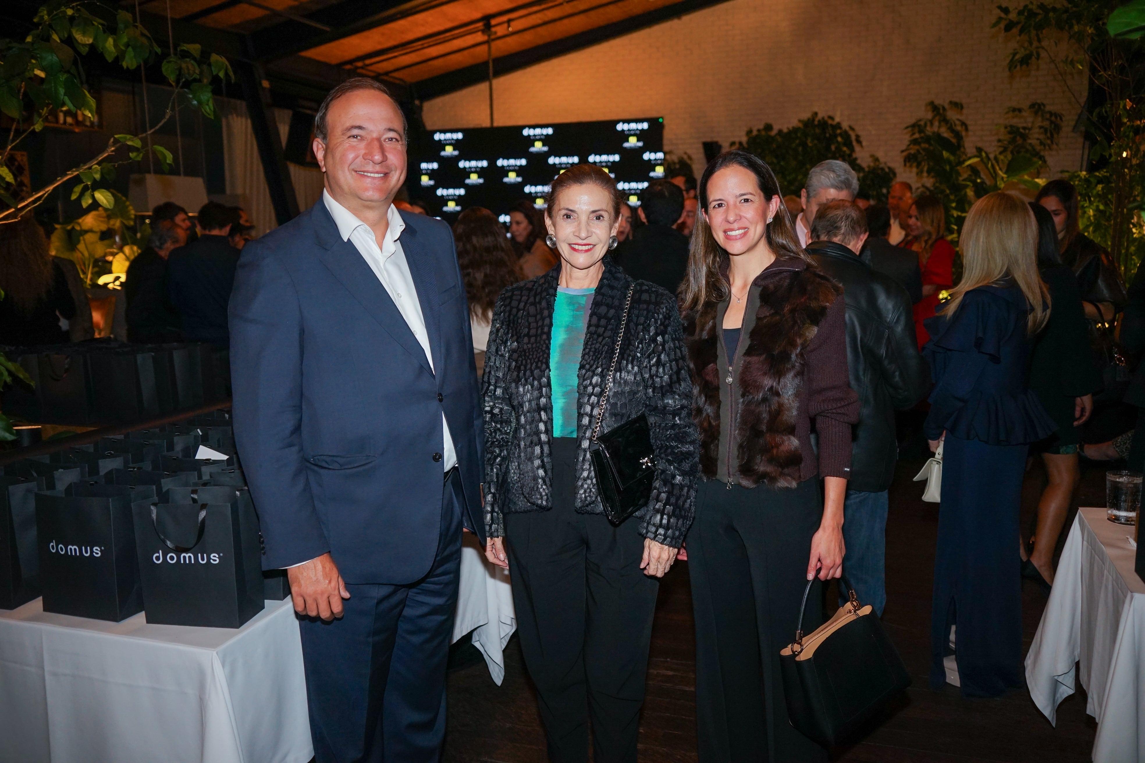 Enrique Schwabe, Maríanela Manrique, Tatiana Seade.