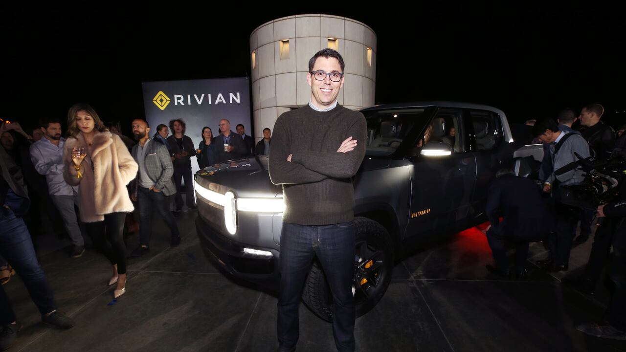 RJ Scaringe, CEO de Rivian, reveló por qué el mercado de los carros eléctricos crece tan lento en Estados unidos