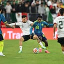 BALTIMORE, MD - SEPTEMBER 26: Jorge S�nchez #2 of Mexico and Andr�s G�mez #26 of Colombia battle for control of the ball in the first half of the international friendly match between Mexico and Colombia at M&T Bank Stadium on September 26, 2026 in Baltimore, Maryland.� Jamie Sabau/Getty Images/AFP (Photo by Jamie Sabau / GETTY IMAGES NORTH AMERICA / Getty Images via AFP)