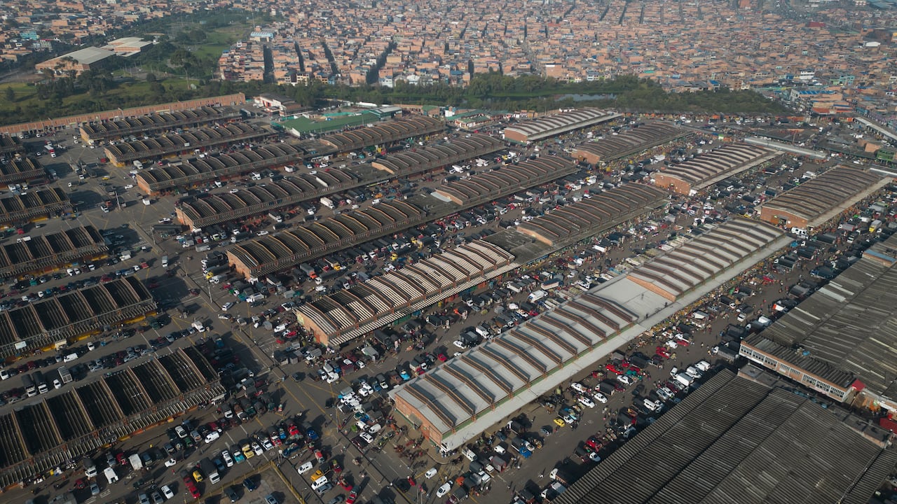 Corabastos abastece y comercializa productos no solo de Bogotá y Cundinamarca sino de los 32 departamentos del país.