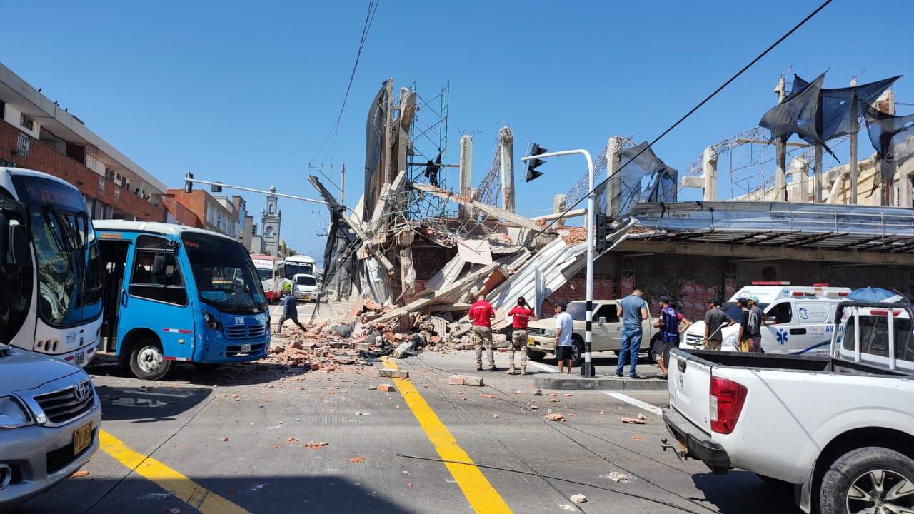 Colapsó la estructura de un edificio.