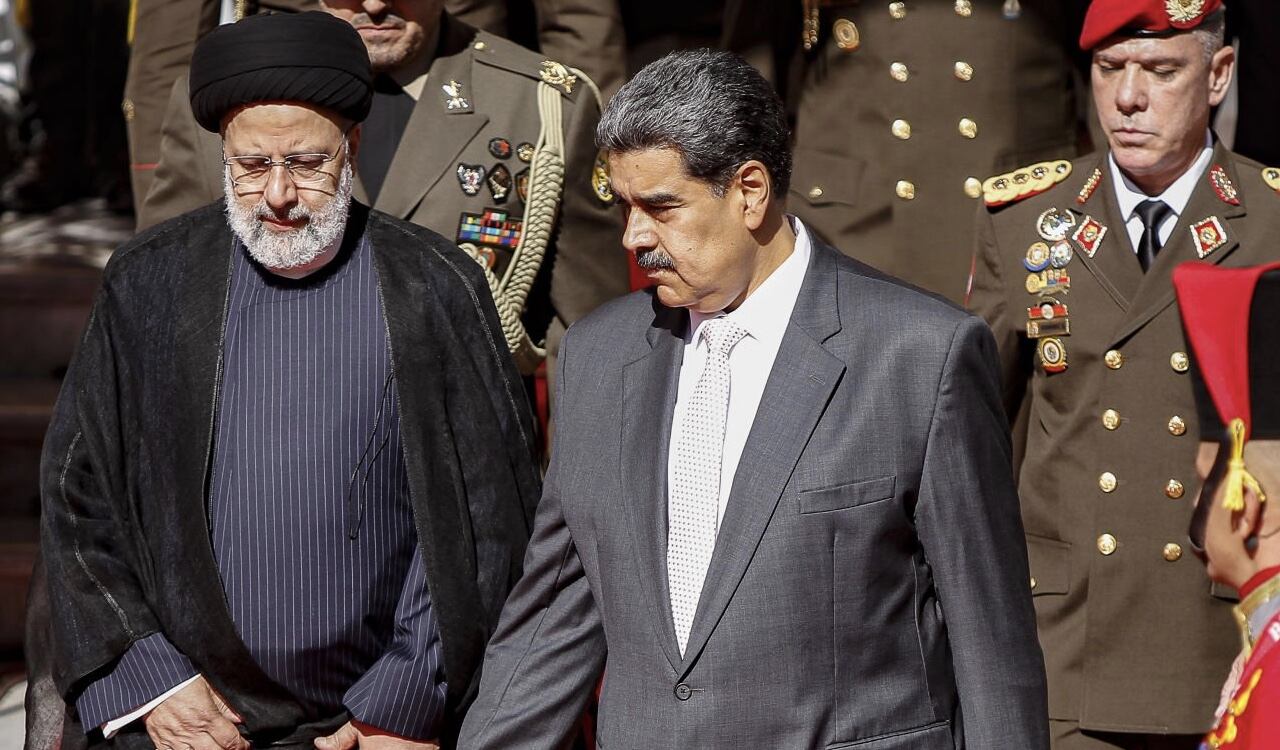 El presidente de Irán, Ebrahim Raisi, fue recibido en Caracas, Venezuela, por el presidente Nicolás Maduro
