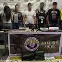 Cuatro adultos fueron capturados y un menor de edad fue aprehendido.