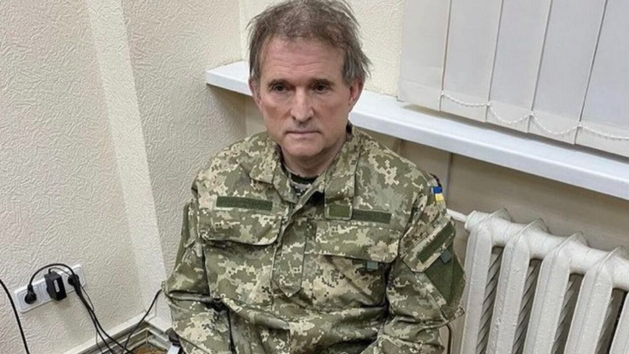 Kiev intercambia 215 prisioneros ucranianos por el oligarca prorruso Viktor Medvedchuk