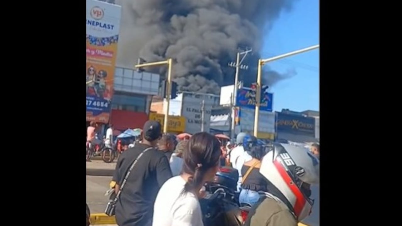 Incendio en el mercado de Bazurto de Cartagena.