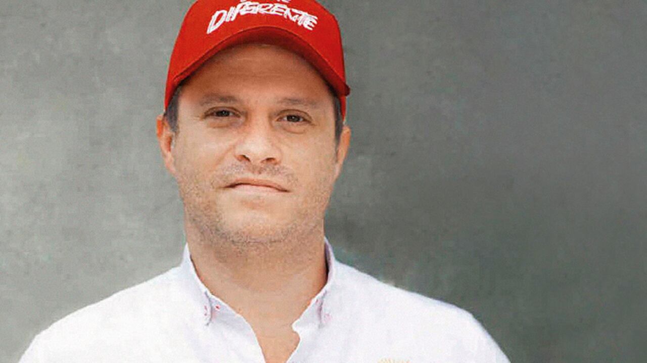 Héctor Olimpo Espinosa, gobernador de Sucre