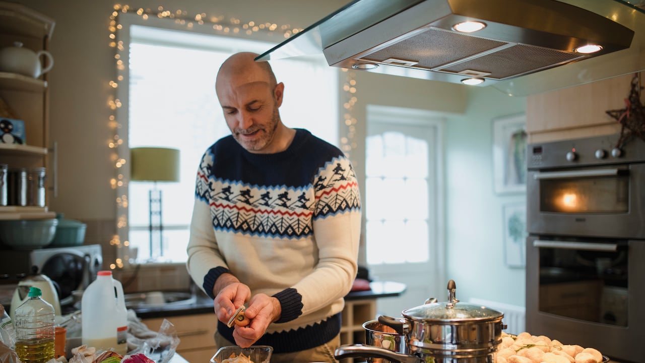 Las recetas sencillas ganan protagonismo cuando la celebración se acerca y la cocina no puede ser una maratón.