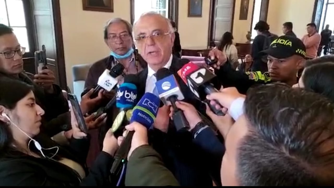 MinDefensa reconoció que en San Vicente del Caguán sí se presentó un secuestro contra los Policías por parte de los campesinos.