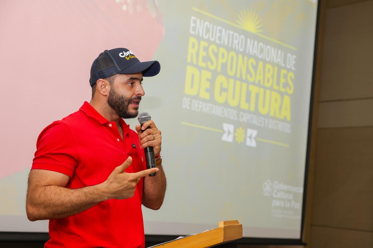 Erasmo Zuleta, gobernador de Córdoba, estuvo reunido con la ministra de Cultura, Yannai Kadamani.