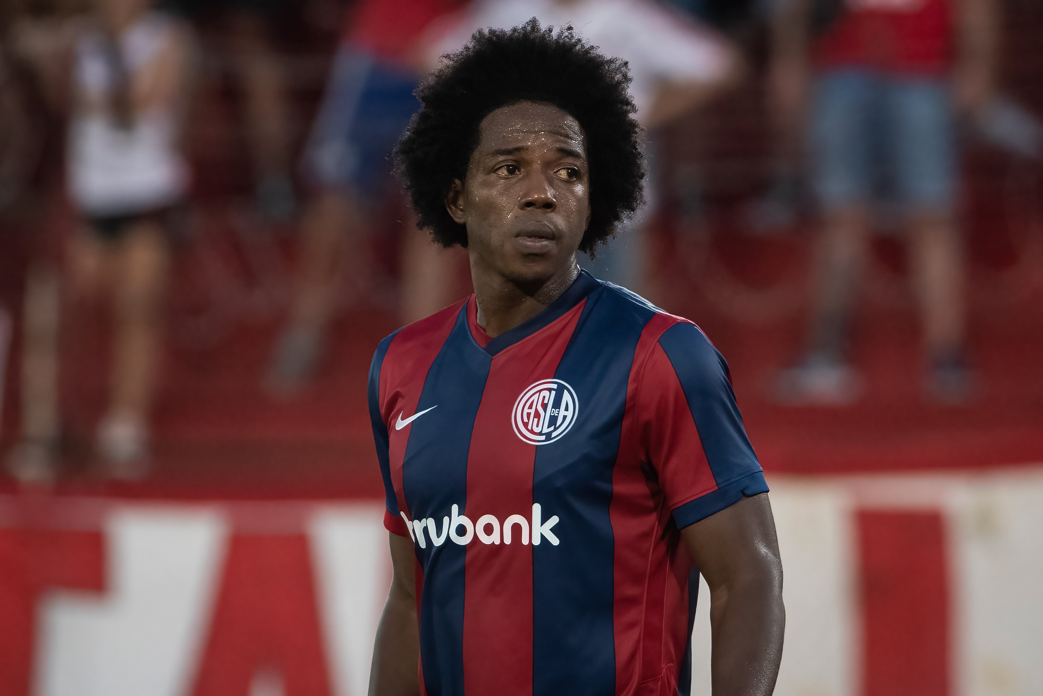 BUENOS AIRES, ARGENTINA - 2023/03/05: Carlos Sanchez of San Lorenzo looks on during a match between Huracan and San Lorenzo as part of Liga Profesional 2023 at Estadio Tomas Duco/
(Final score; Huracan 1:1 San Lorenzo). (Photo by Manuel Cortina/SOPA Images/LightRocket via Getty Images)