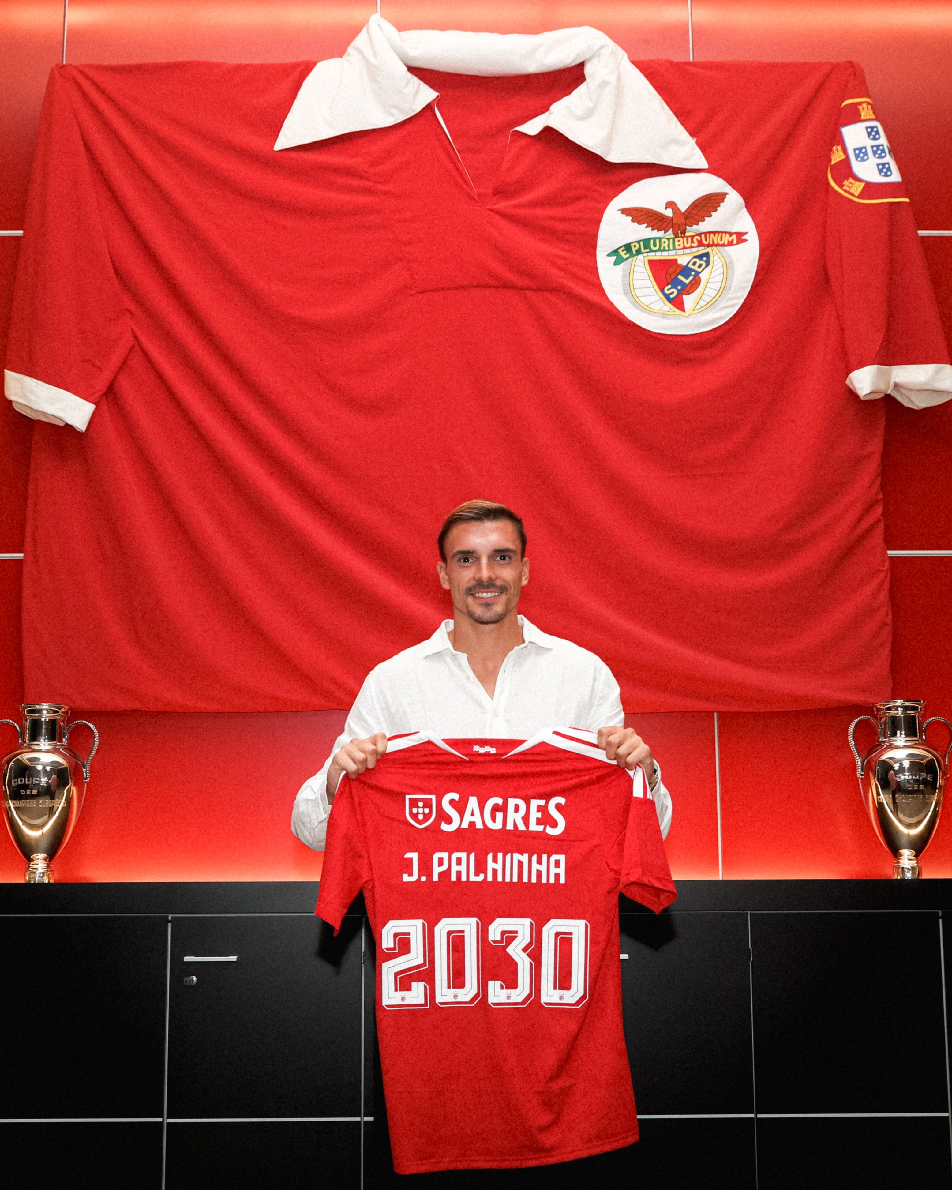 Joao Palhinha firma con Benfica