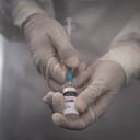 ¿Qué pasa si se vacunó teniendo covid-19 y no lo sabe?