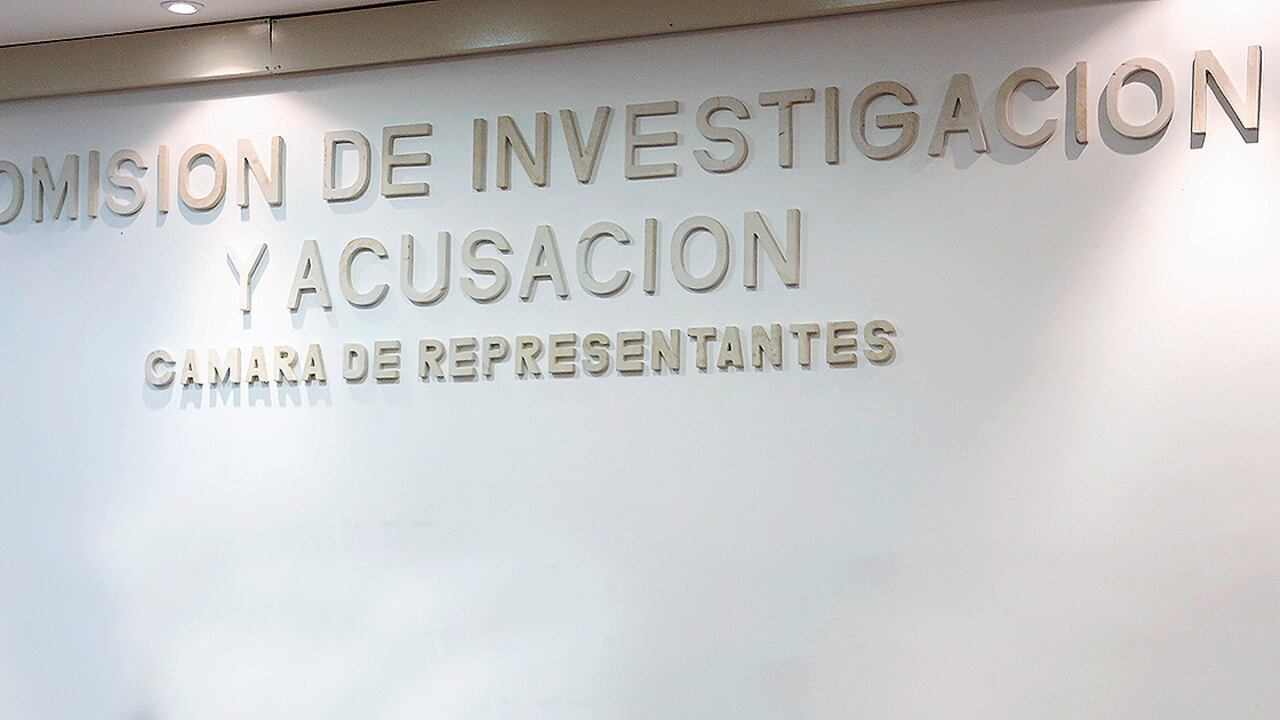 La Comisión de investigación y acusación de la Cámara de Representantes.