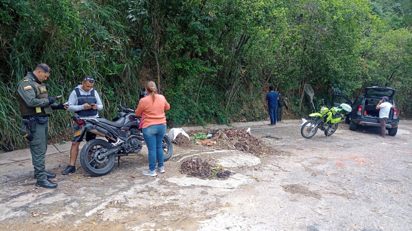 La pareja fue sorprendida por uniformados de la Policía Metropolitana
