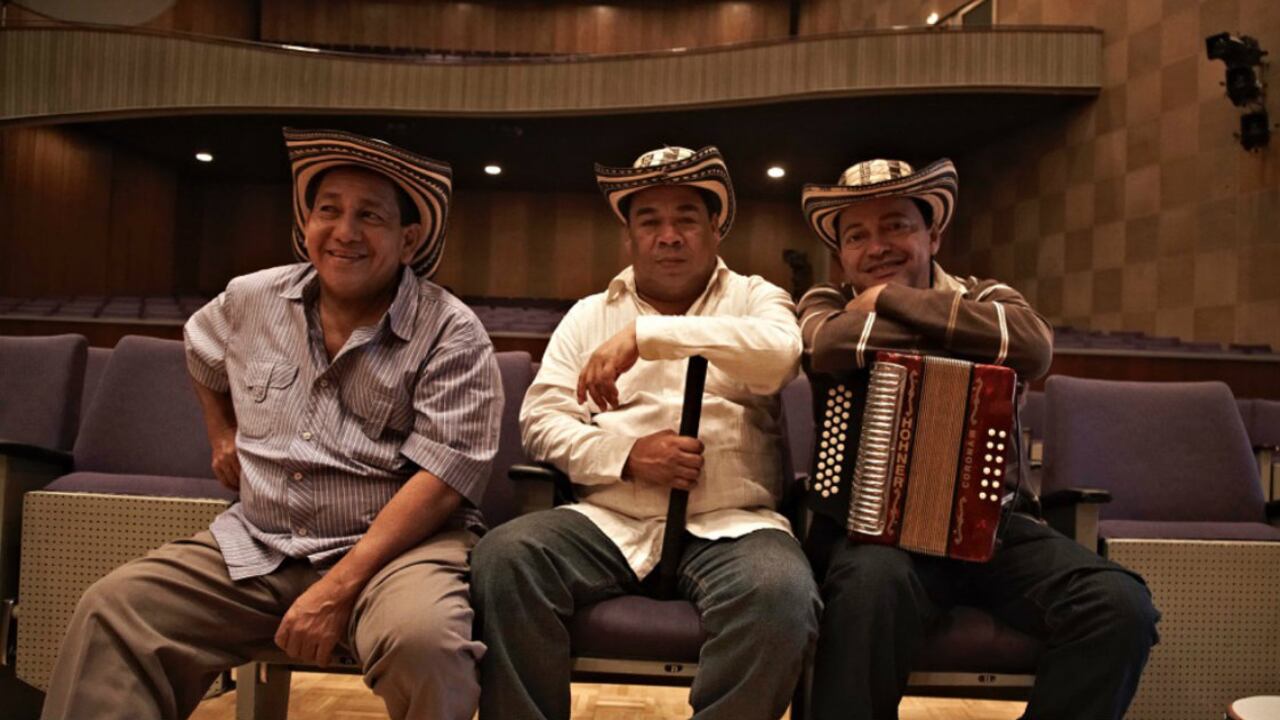 Jairo Suárez (caja), Dionisio Bertel (guacharaca) & Manuel Vega (acordeón)