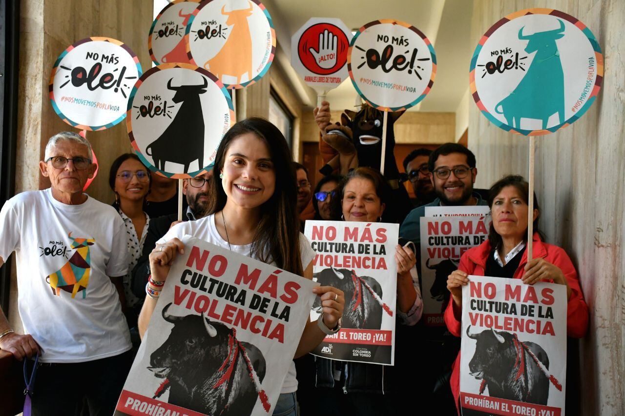 La senadora Esmeralda Hernández es la autora del proyecto de ley que busca prohibir las corridas de toros en Colombia.