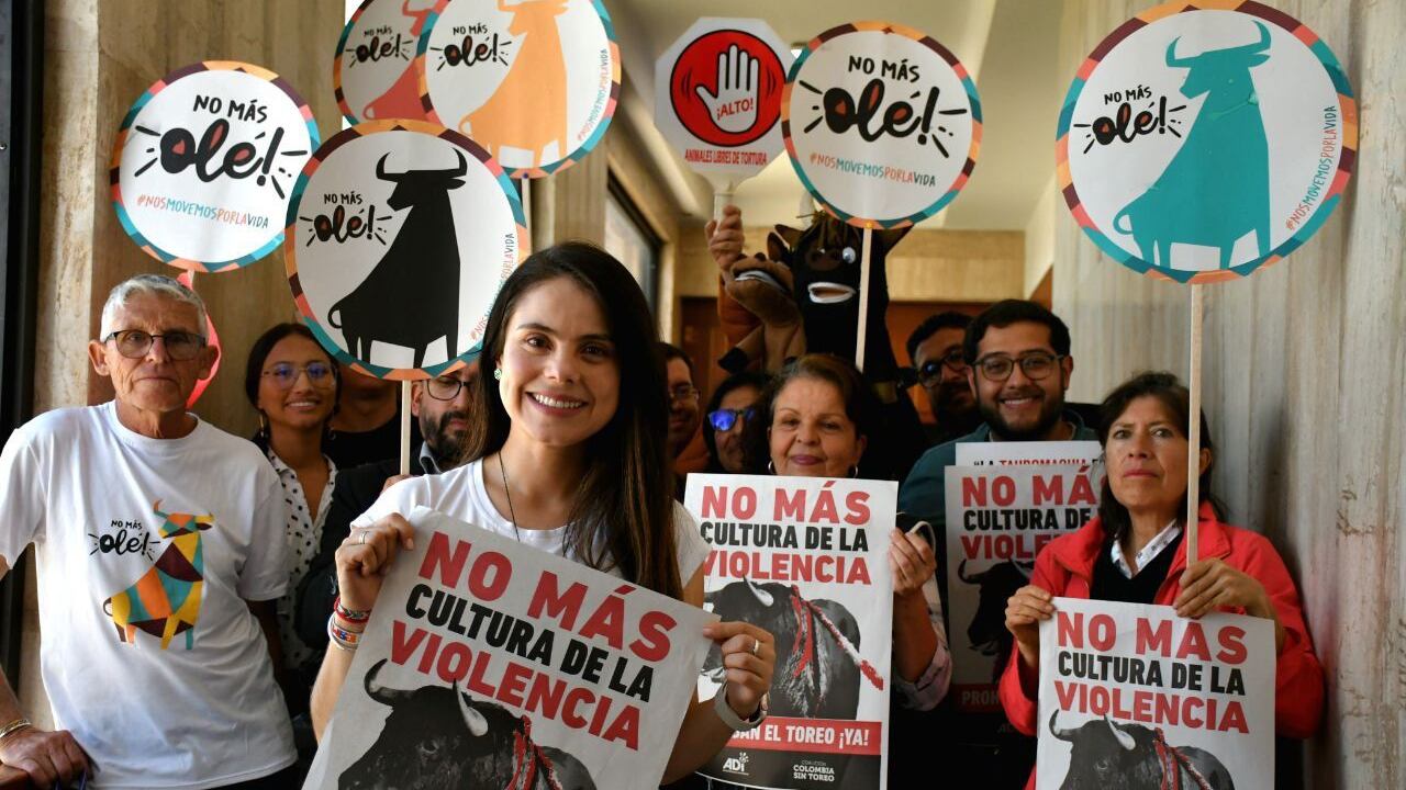 La senadora Esmeralda Hernández es la autora del proyecto de ley que busca prohibir las corridas de toros en Colombia.