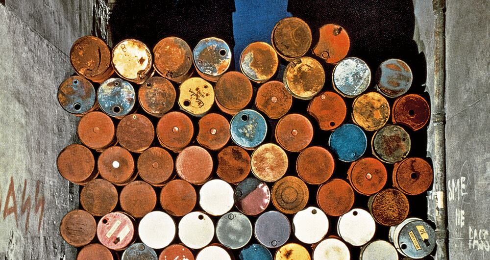 Muro de barriles de petróleo; La cortina de hierro, en la Rue Visconti de París (1961-1962).