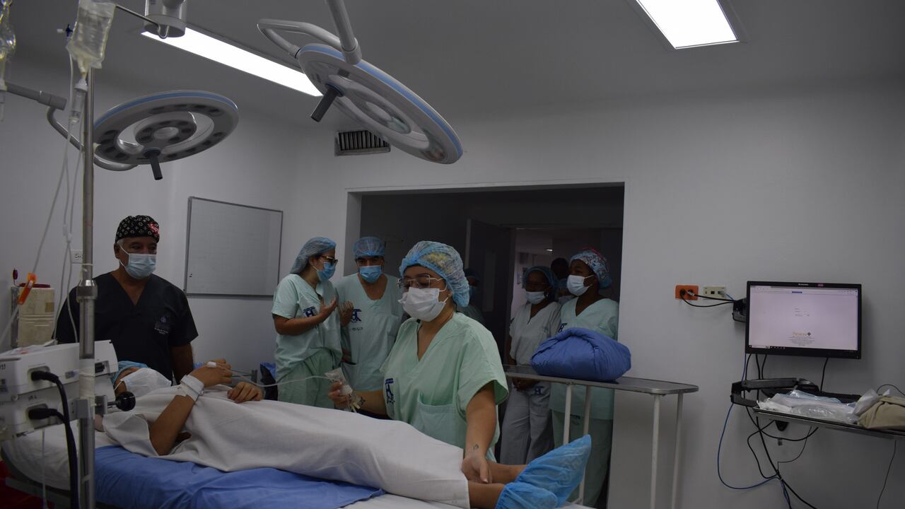 Pioneros en la región: Hospital Mario Correa Rengifo llevó a cabo la ...