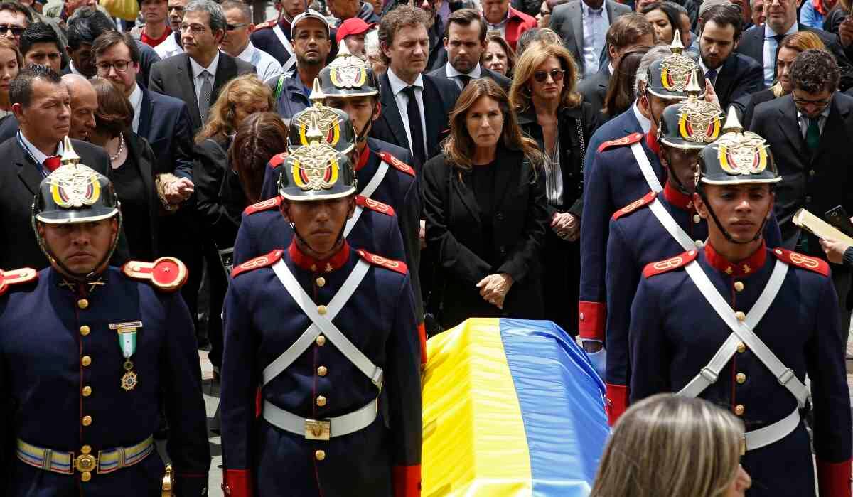 Con honores militares, a cargo de miembros del Batallón Guardia Presidencial, fue velado el cuerpo de Gloria Zea en el Teatro Colón este 13 de marzo. FOTO: Guillermo Torres