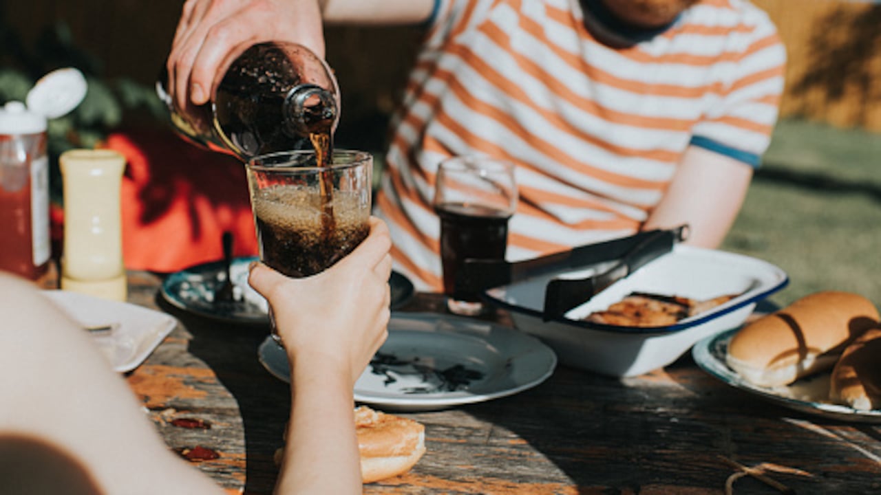 El consumo de gaseosas podría incidir en el desarrollo de hígado graso.