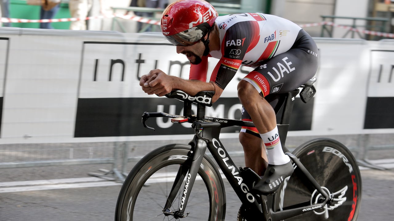 Fernando Gaviria del UAE Team en la primera etapa del giro 104 en Turín.
