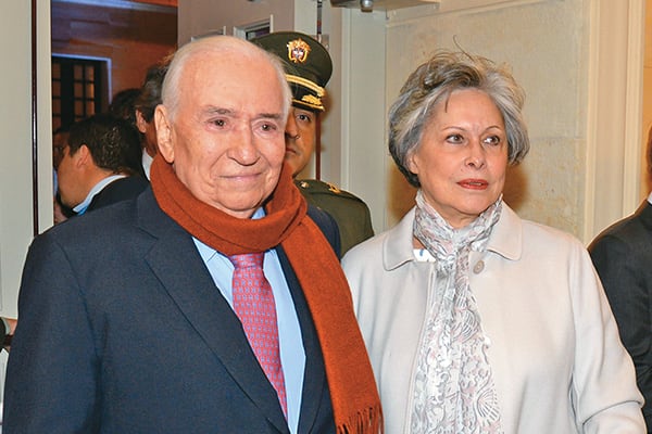 Belisario Betancur y Dalita Navarro.