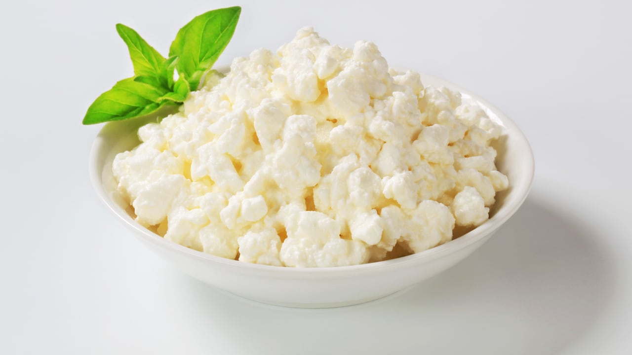 El queso cottage es uno de los quesos más saludables que se pueden encontrar en el mercado.