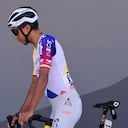 Egan Bernal restando tres jornadas en el Tour de Francia 2026 sigue cediendo tiempo