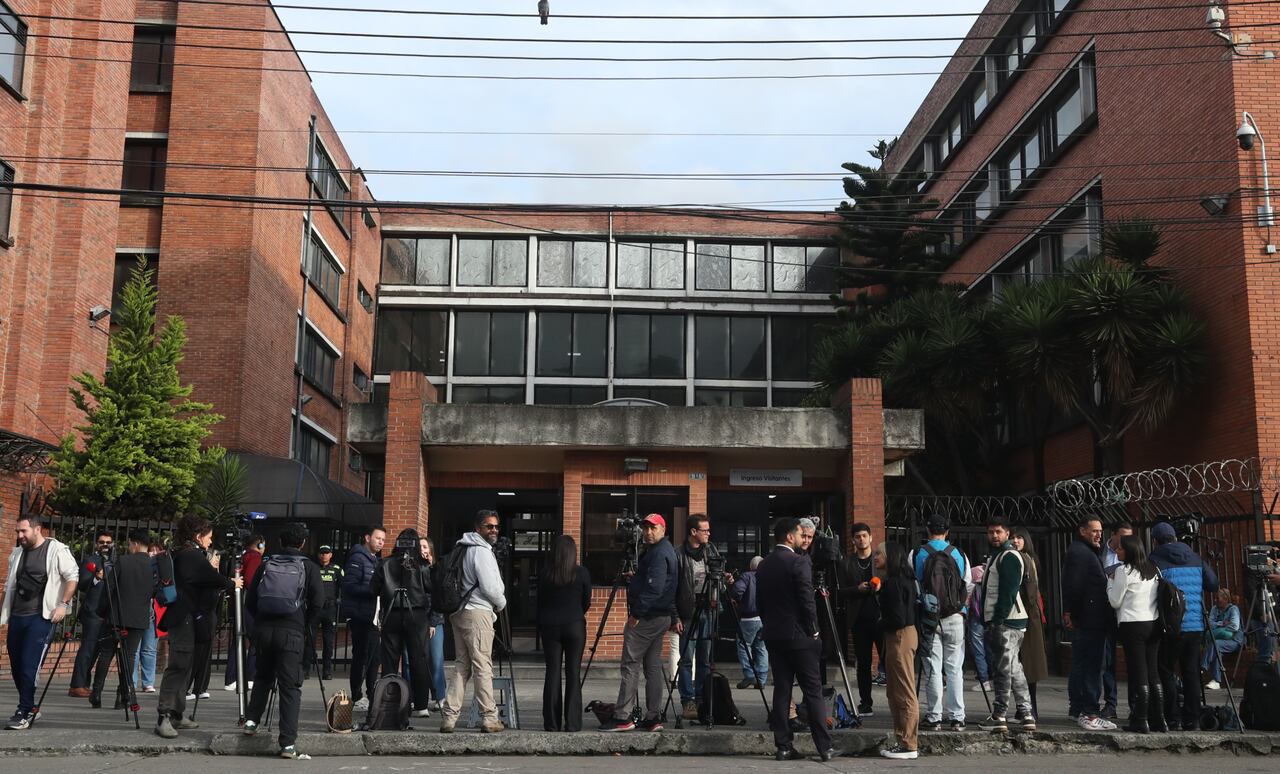 Complejo Judicial de Paloquemao ya ingrese Juicio de Álvaro Uribe julio 28 2025 Bogotá