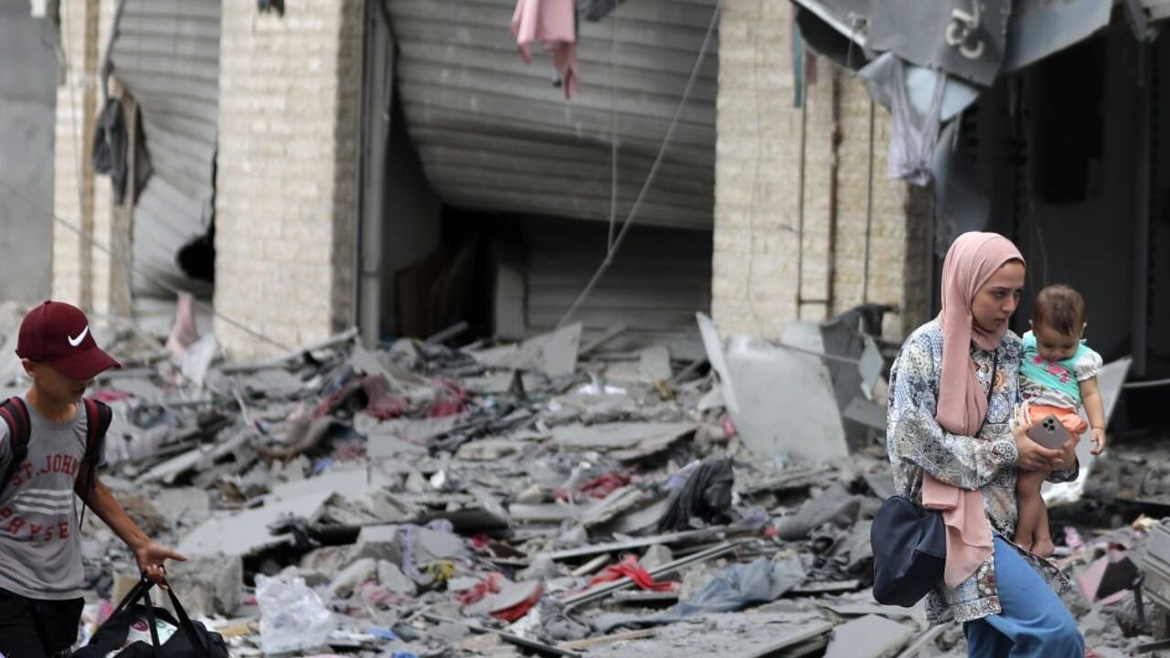 Los bombardeos están dejando varias víctimas civiles en los dos bandos