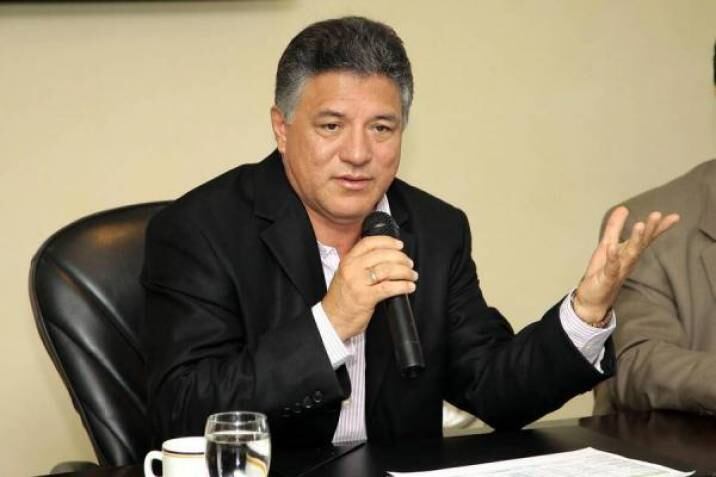 El 23 de agosto de 2011 fue destituido del cargo e inhabilitado por 10 años por la Procuraduría General de la Nación.