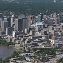Una vista aérea del horizonte de Winnipeg junto al Río Rojo el 15 de junio de 2013 en Winnipeg, Manitoba