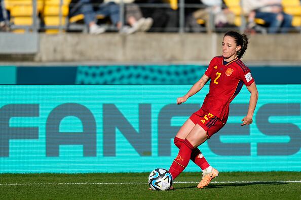 España mantuvo la presión abrumadora en la segunda mitad, aunque sus rivales apretaron la marca en la parte baja para impedir los numerosos disparos al arco del primer tiempo.