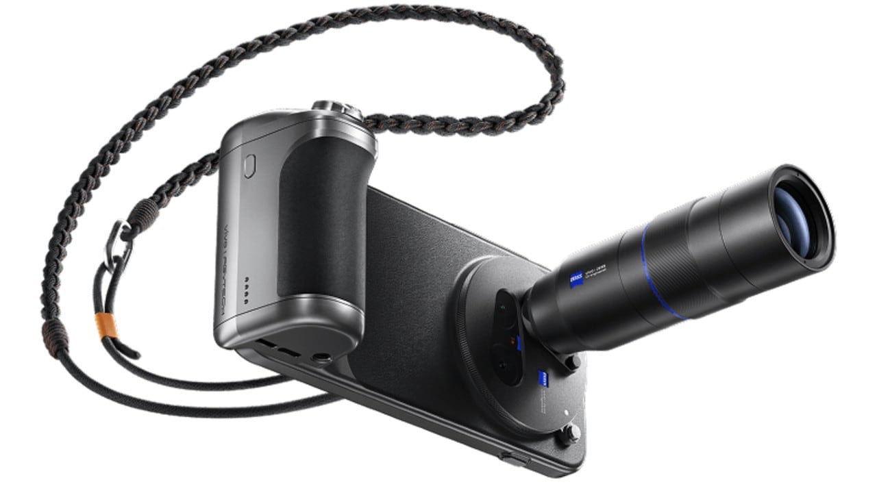 Un teleobjetivo es un tipo de objetivo fotográfico con una distancia focal larga que permite ampliar sujetos distantes, acercándolos visualmente en la imagen.