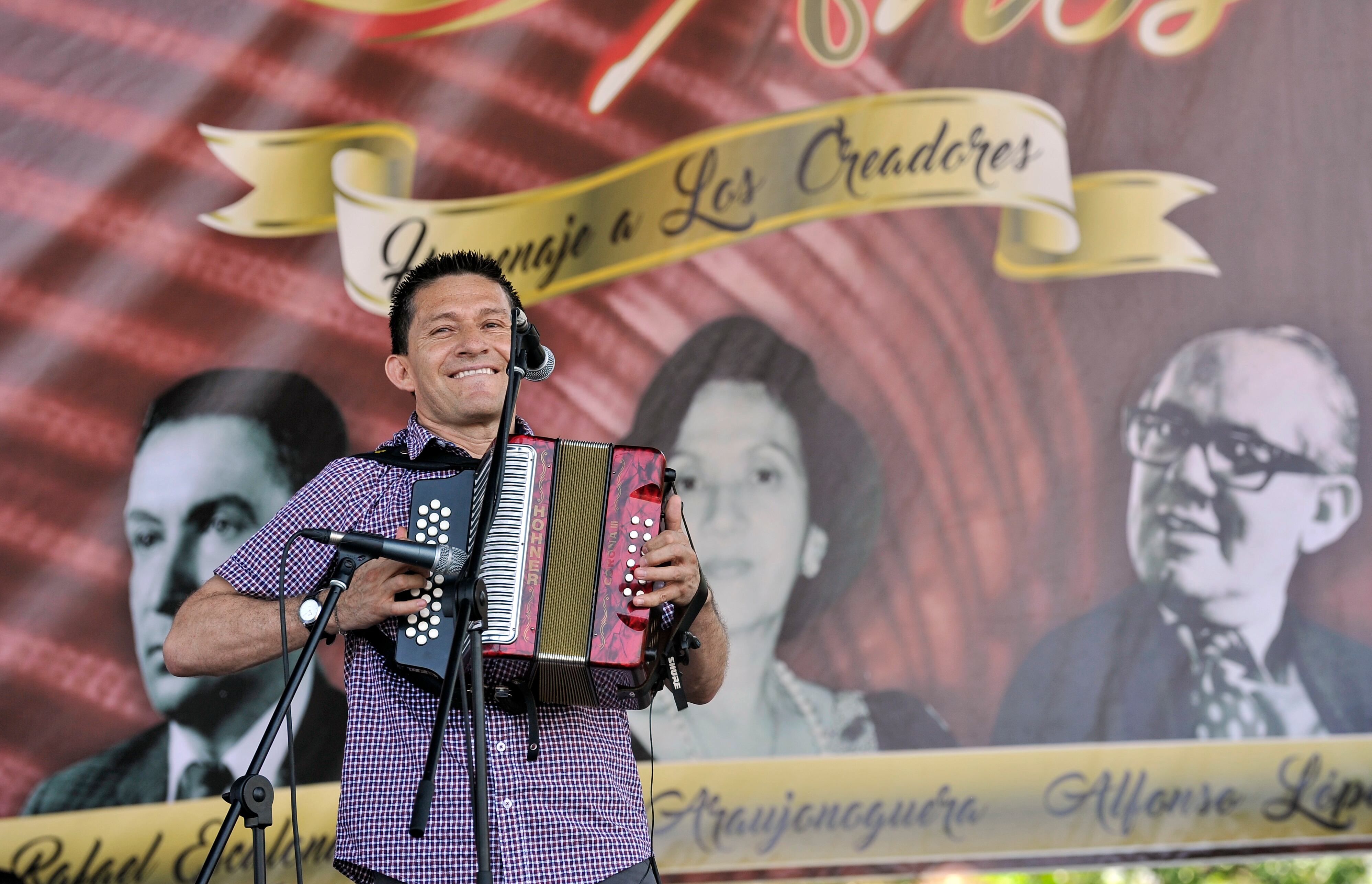 Alberto Jamaica, durante su participación en el IV concurso Rey de Reyes, en el 50 aniversario del Festival.