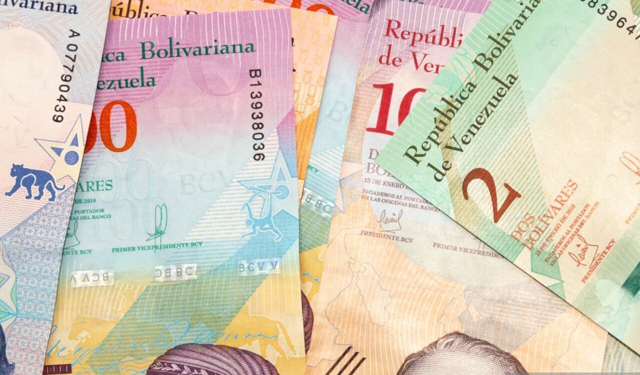 El Bolívar es una de las monedas más devaluadas del mundo frente al dólar