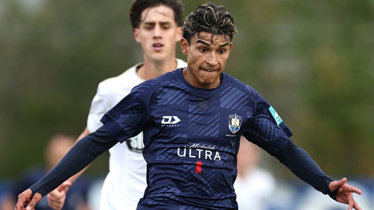 Jerson Lagos ahonda en su pasión por el fútbol.