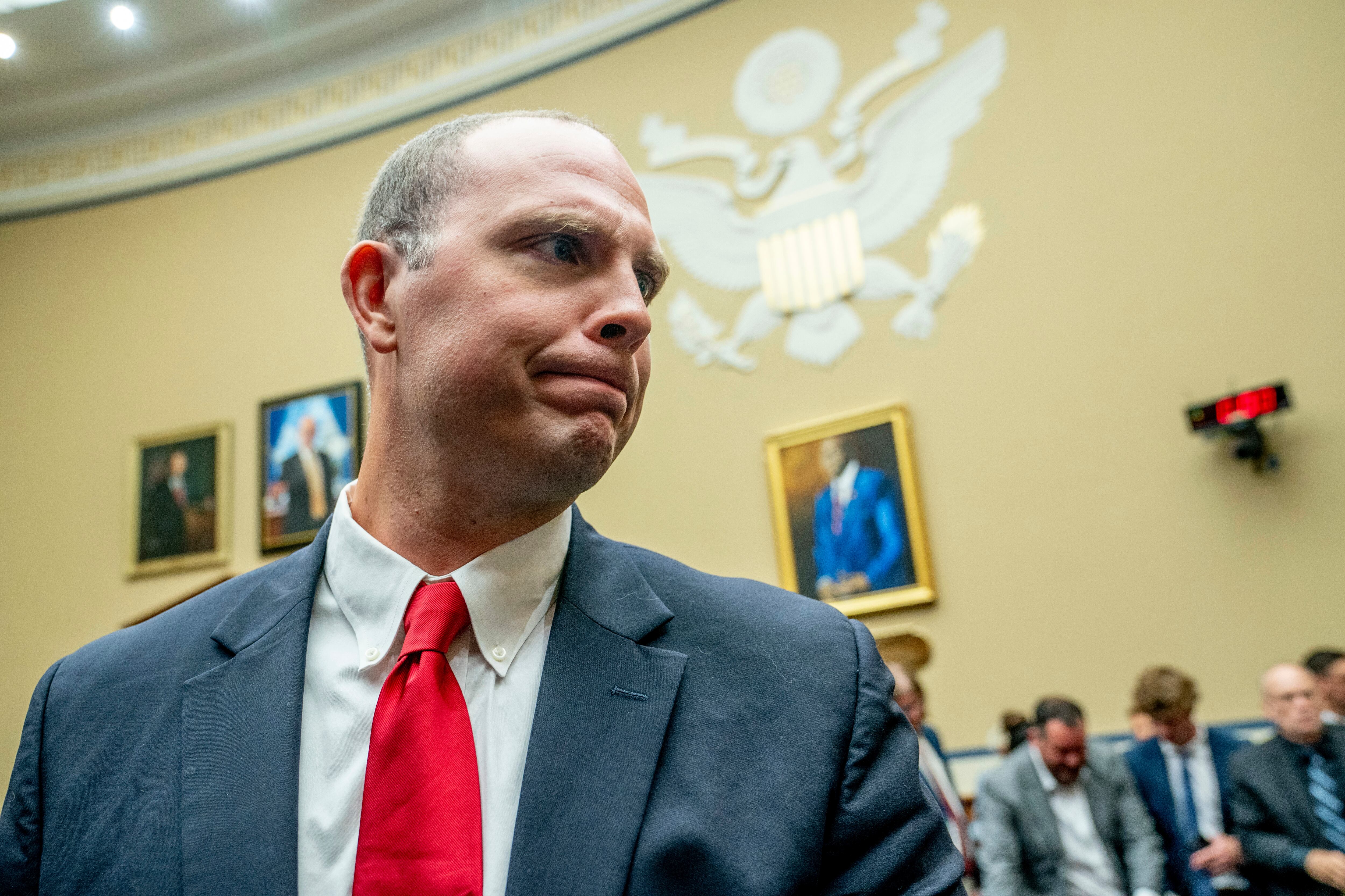 David Grusch, el exfuncionario acusa que si bien sabe de la detección de material biológico que no corresponde con seres terrestres, nunca ha visto un cuerpo correspondiente al os respectivos hallazgos.