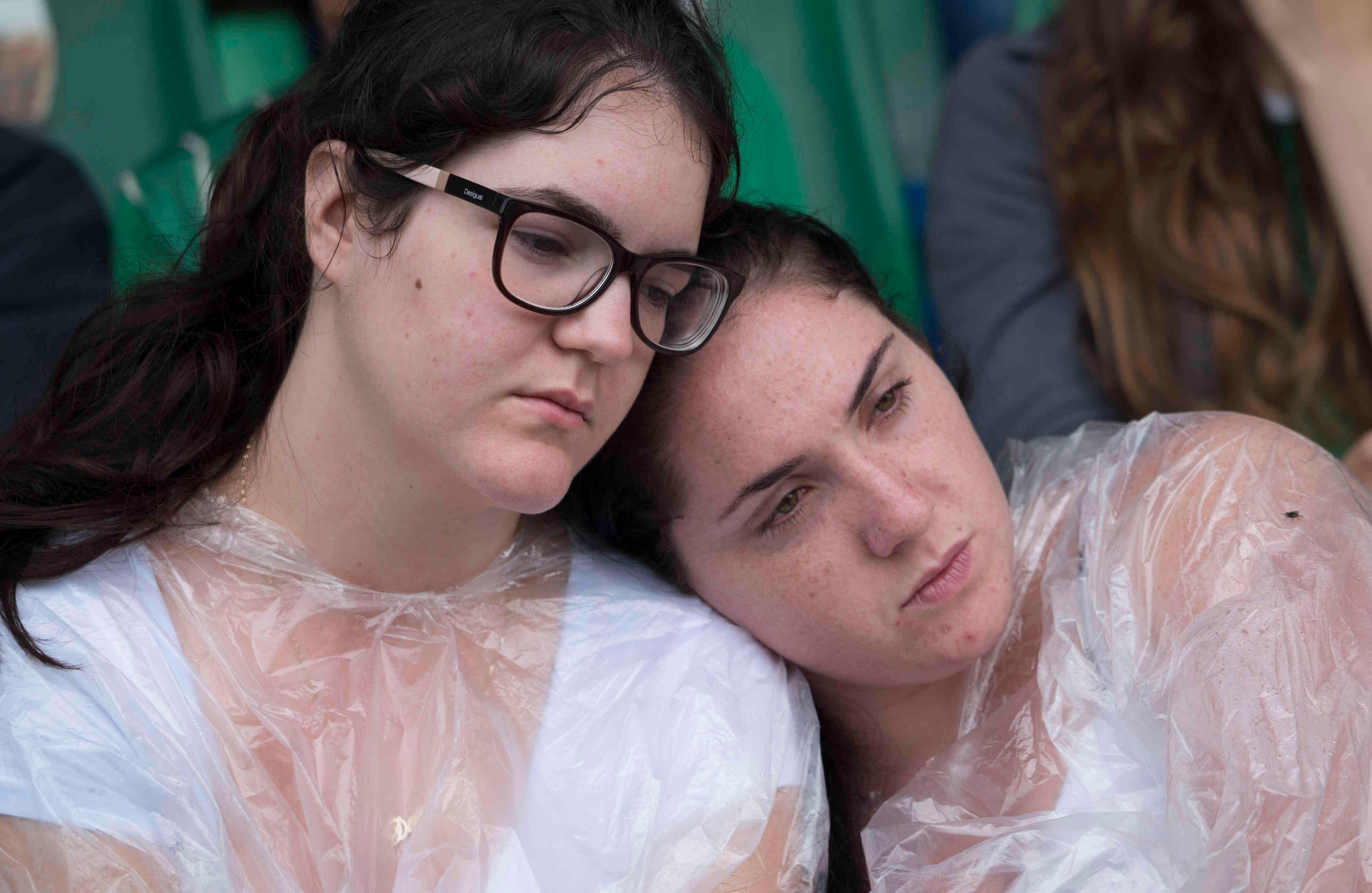 Hinchas del Chapecoense despidieron entre lágrimas a sus jugadores. Foto: AP.