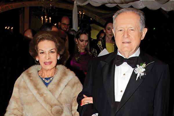 Fanny de Sarmiento y Luis Carlos Sarmiento Angulo.