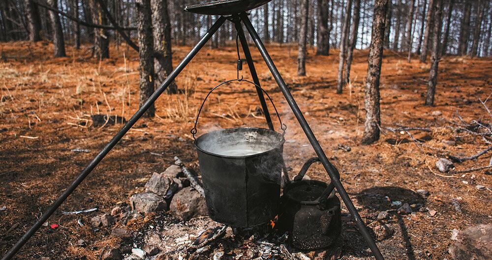 El lago Baikal congelado. También conocido como La Perla de Siberia, es el lago de agua dulce más grande del mundo. Se dice que se convertirá en el próximo océano, dividiendo el continente asiático en dos. Durante el invierno, su capa de hielo es tan gruesa que se recorre en auto. Para cuando llegué ahí, a mediados de abril, el hielo ya era más fino. El amanecer en el Baikal es mágico, el hielo del lago cambia de color y de textura a lo largo del día.