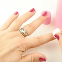 Los quitaesmaltes son hechos de acetona.