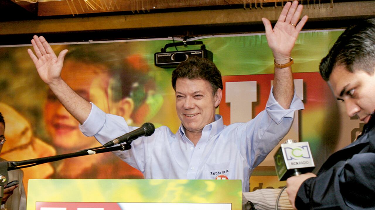 Juan Manuel Santos era el presidente de la U en las elecciones de 2006, cuando el partido se asociaba al apellido de Álvaro Uribe. En 2010, Santos fue el candidato que representaba la continuidad del uribismo.