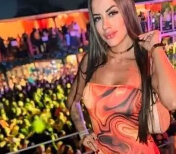 La madre de Beatriz, llamada Claudia, indicó que su hija había asistido a una fiesta de cumpleaños en el yate.