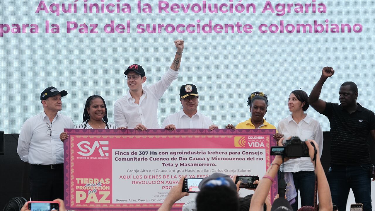 Petro mostró que la cifra de 3 milones de hectáreas es "ilusoria". Foto: Presidencia