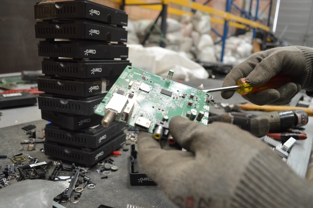 Solo el año pasado Claro logró evitar más de 1.000 toneladas de RAEE y reutilizar más de 500 toneladas de plástico.