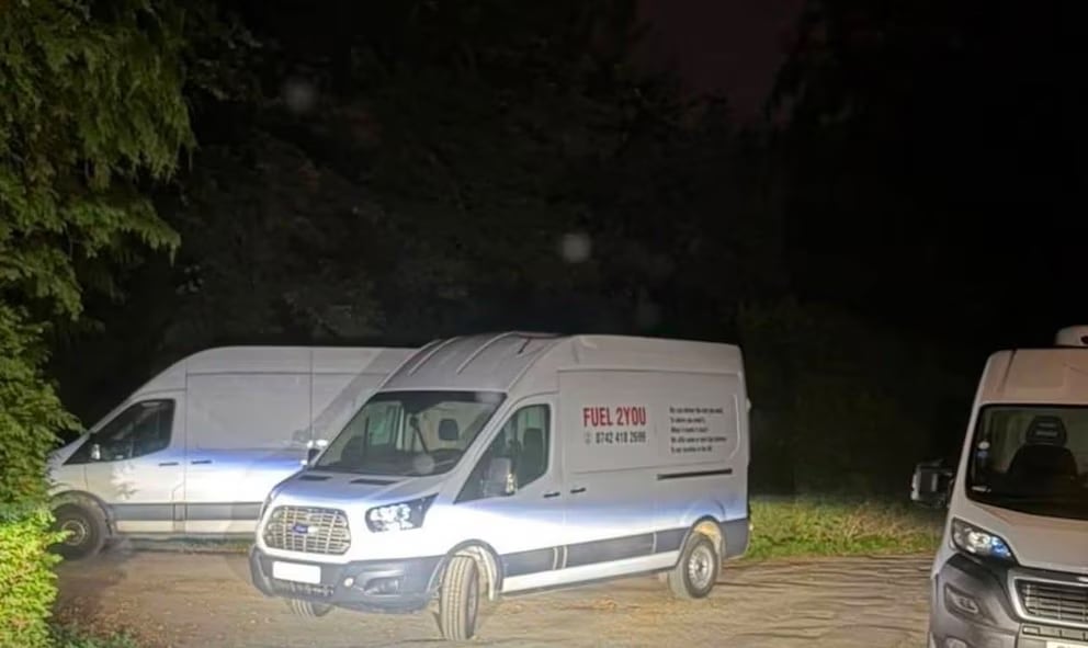 Tres camionetas con explosivos fueron encontradas cerca a la base militar RAF en Fireford.